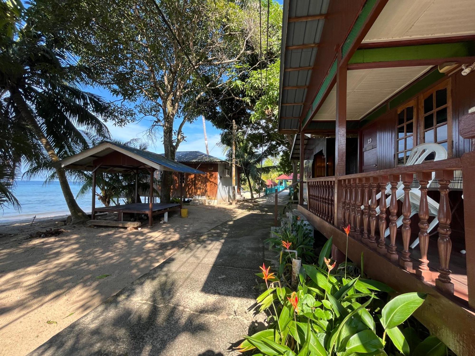 Kampong Mukut Sri Sentosa Chalet מראה חיצוני תמונה
